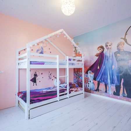 Air-Conditioned Apartment, Walking Distance To Disney - Disney Magical Homes, Paris Сери Екстериор снимка